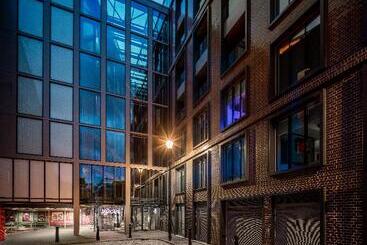 Yotel London City