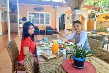 هاستل Little Norway Guesthouse   Mactan Cebu International Airport
