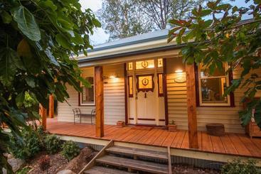 住宿加早餐  The Oaks Lilydale Accommodation