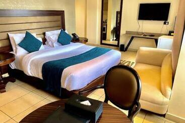 هتل The Palms By Eagles Accra