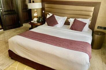 هتل The Palms By Eagles Accra