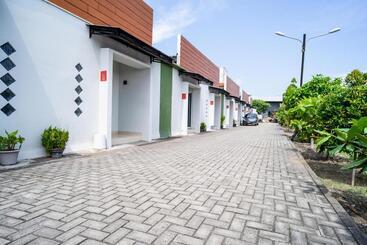 پانسیون Koolkost Syariah Near Transmart Tegal