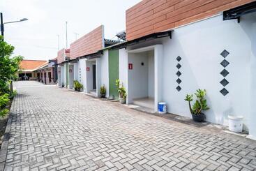 پانسیون Koolkost Syariah Near Transmart Tegal