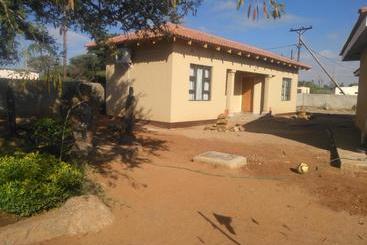 پانسیون Thobela Guest House