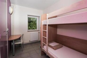 Auberge De Jeunesse Rochefort   Hostel