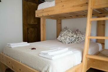 Общежитие Latas Surf Lodge