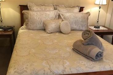 مبيت وإفطار Guest House On Hyde