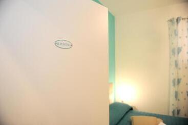 تختخواب و صبحانه L Isola Del Postino Rooms