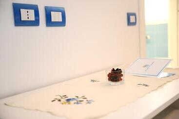 تختخواب و صبحانه L Isola Del Postino Rooms