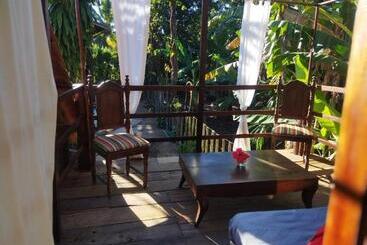 تختخواب و صبحانه Residencia La Bussola