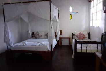 تختخواب و صبحانه Residencia La Bussola