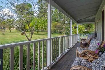 צימר Vicarage View Cottage