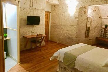 Dug Out B&b