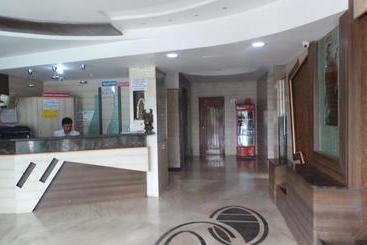هتل Adarsha Palace