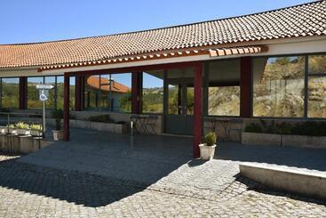 هتل Quinta Da Seixeda
