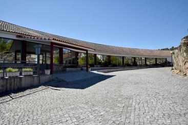 هتل Quinta Da Seixeda