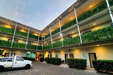 هتل Sampurna Cirebon