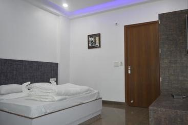 هتل Taru Inn
