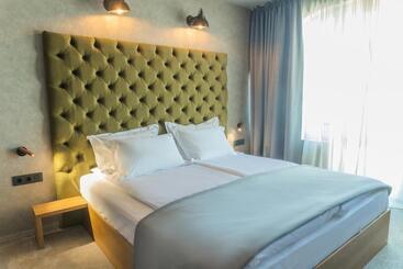 هتل The Lodge