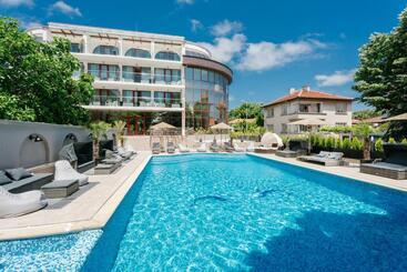 هتل The Lodge