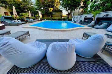 هتل The Lodge
