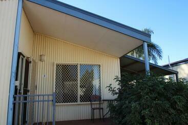 مُتل Aaok Karratha Caravan Park