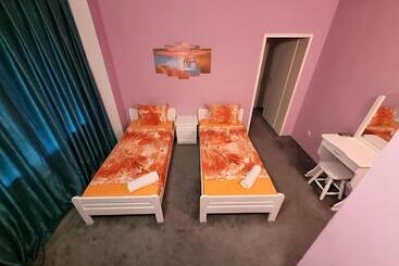 پانسیون Guesthouse Flora