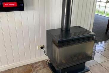 Creek Cottage Bed And Breakfast Traralgon