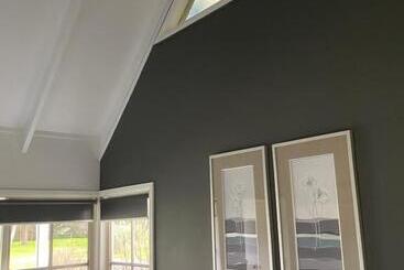 Creek Cottage Bed And Breakfast Traralgon