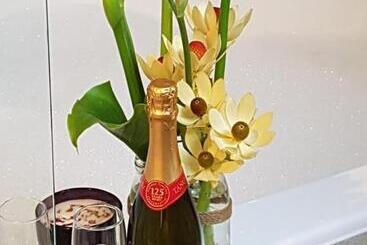 Creek Cottage Bed And Breakfast Traralgon