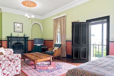 پانسیون Colhurst House
