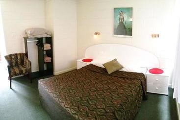 A&a Lodge Motel