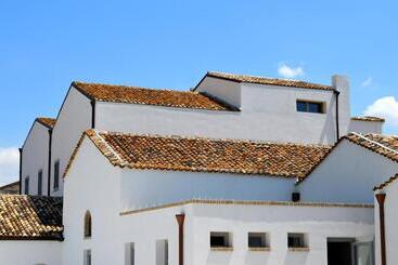هتل Masseria Celentano Relais & Agriturismo