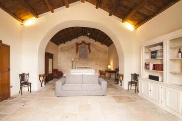 هتل Masseria Celentano Relais & Agriturismo