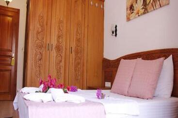 Limon Otel