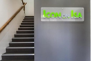 مُتل Icon On Isa