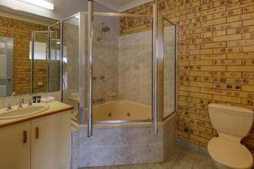 مُتل Mulga Country Motor Inn