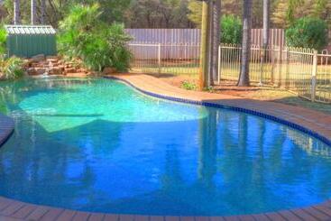 مُتل Mulga Country Motor Inn