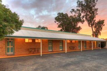 مُتل Mulga Country Motor Inn
