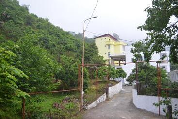 پانسیون Akhmed Guest House