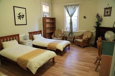 پانسیون Pure Land Guest House
