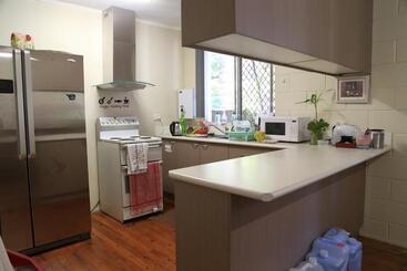 پانسیون Pure Land Guest House