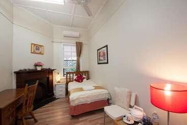 پانسیون Pure Land Guest House