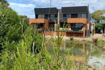 استراحتگاه Broadbeach Inverloch