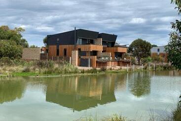 استراحتگاه Broadbeach Inverloch