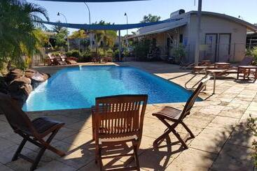渡假胜地  Samson Beach Chalets