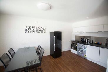 Siesta Central Apartments