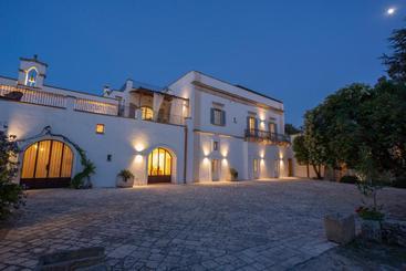 تختخواب و صبحانه Masseria Borgo Mortella