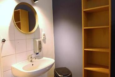 Blue Doors Hostel Altstadt
