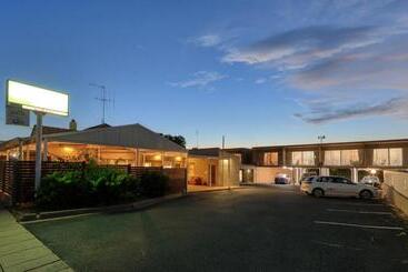 Court Street Motel